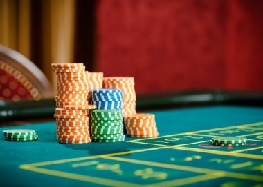 candu mobile app interface showing slot games and live casino options